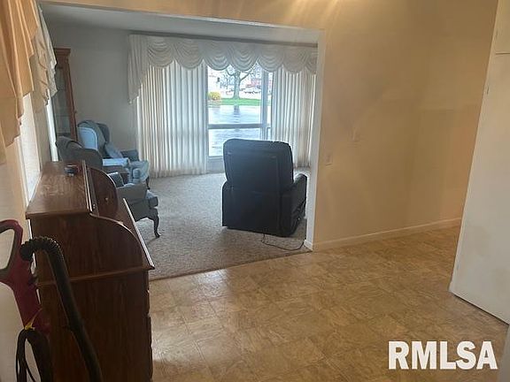 5th image of 309 N Clay St