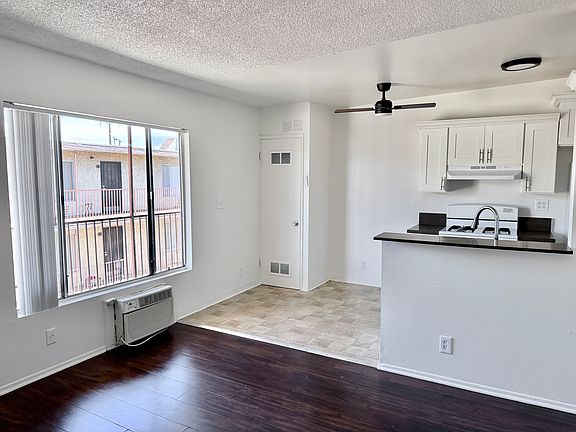 5th image of 11959 Runnymede St #19