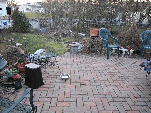 2nd image of 198 N Wayne St