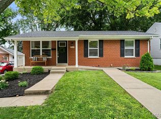 9533 Port Dr, Saint Louis, MO 63123