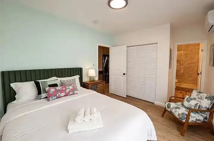 559 E Juanita Ave — Photo 6