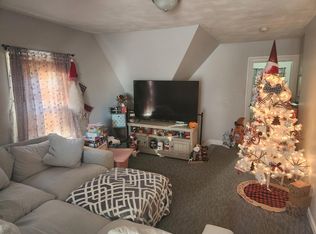 242 Vermont Ave FLOOR 3, Providence, RI 02905