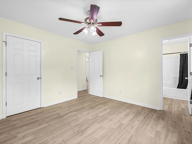 103 Oakwood Ct — Photo 24