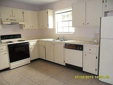 5th image of 218 Ferryboat Ct