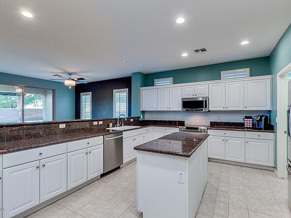 4th image of 3861 E Gleneagle Pl