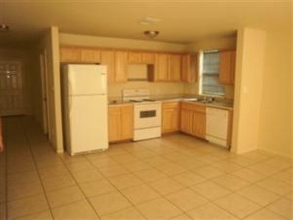 3rd image of 4927 N Cancun Dr