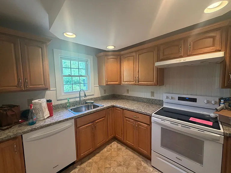 90 Allengate Ave — Photo 10