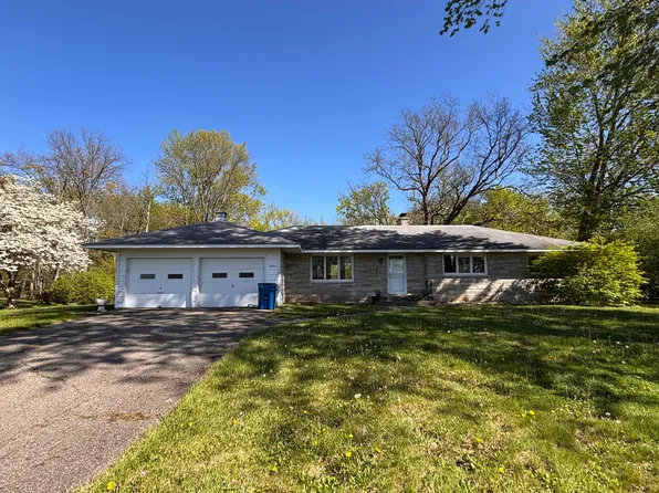 2578 Springbrook Dr, Kalamazoo, MI 49004