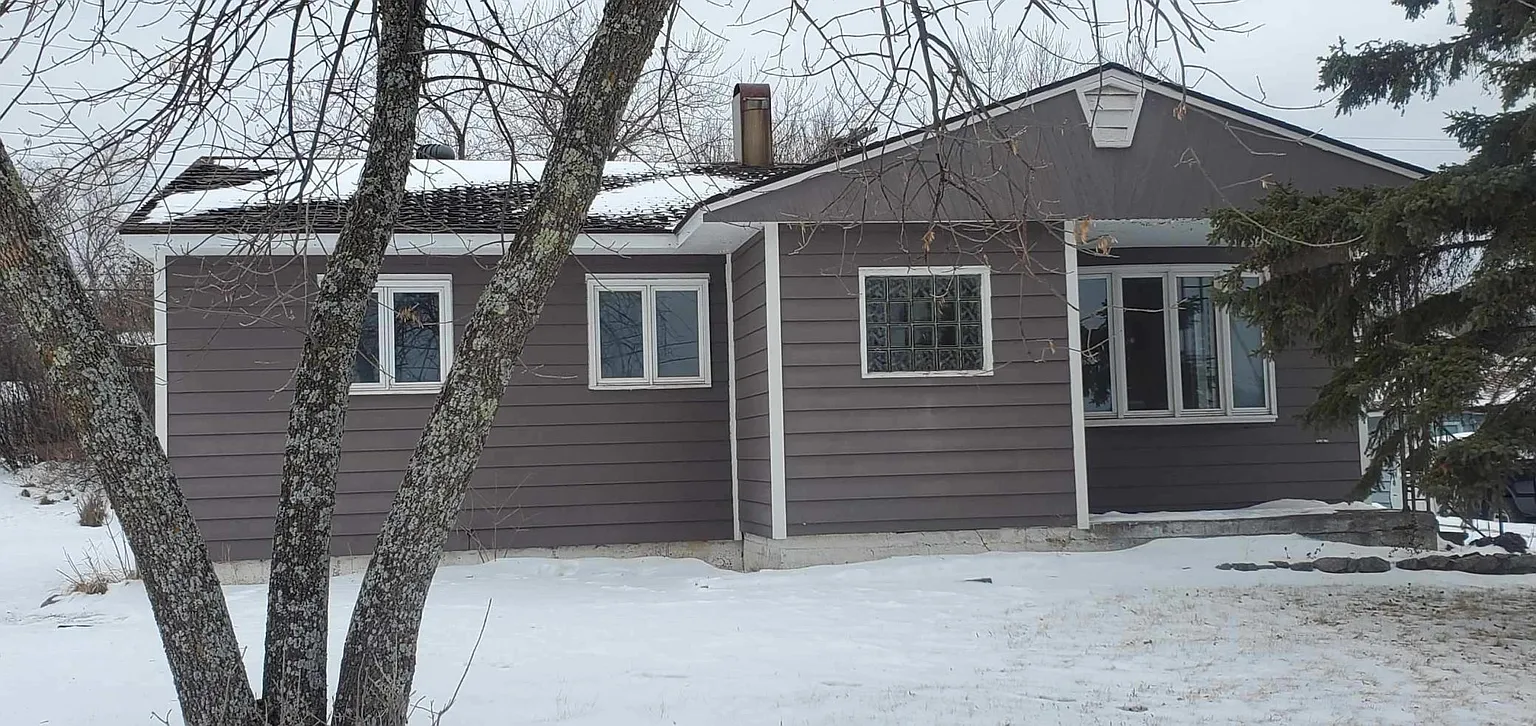 122 Banks Blvd, Silver Bay MN - Owner Finance Home