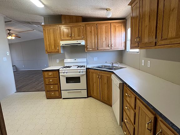5th image of 1309 Hillsdale Ave