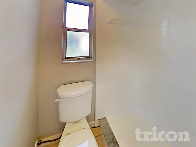266 Iowa Woods Cir — Photo 12