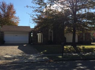 6851 Kirby Brooks Dr, Memphis, TN 38115