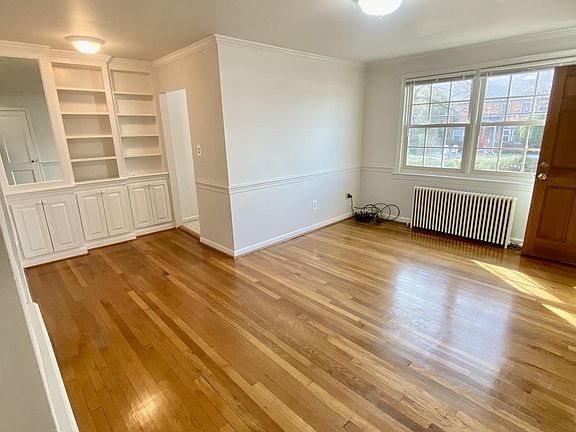 4th image of 919 Green St APT 2