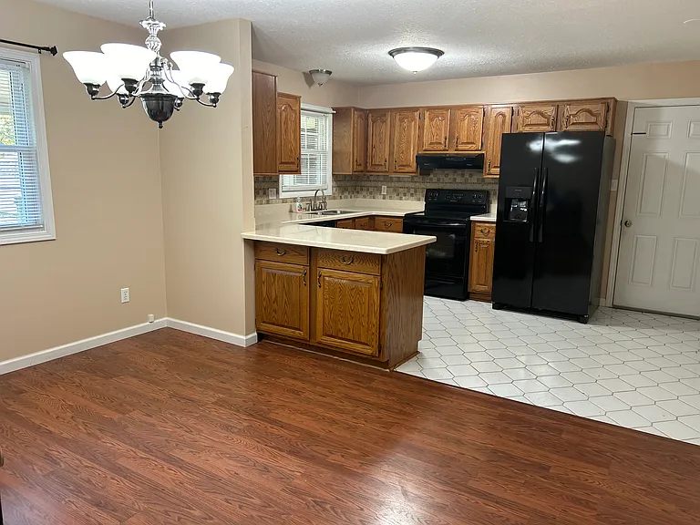 2216 Twenty Grand Ave — Photo 3