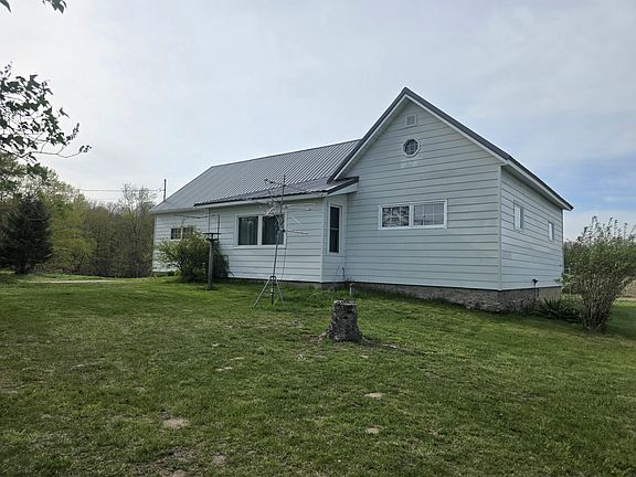 3rd image of 10697 Church Rd
