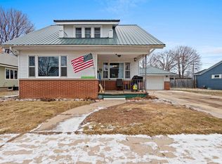 128 N Washington St, Oconto Falls, WI 54154