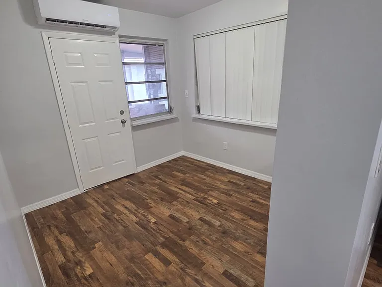 31 Edmund Rd — Photo 14