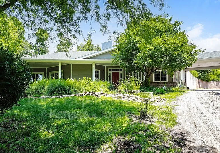3120 SE Stanley Rd — Photo 2
