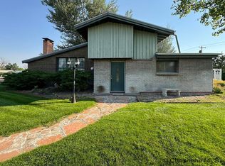 1400 11th St, Wheatland, WY 82201