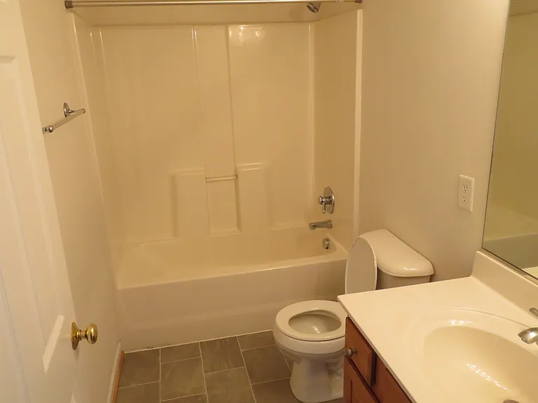 Hall Full Bathroom