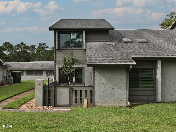 3rd image of 240 Orange Grove Dr #D