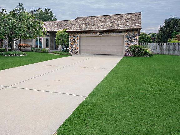 3rd image of 970 Tucker Dr