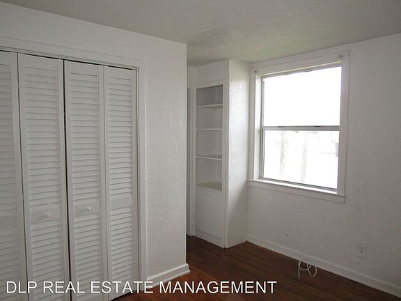 3rd image of 610 Vermont Ave APT 1