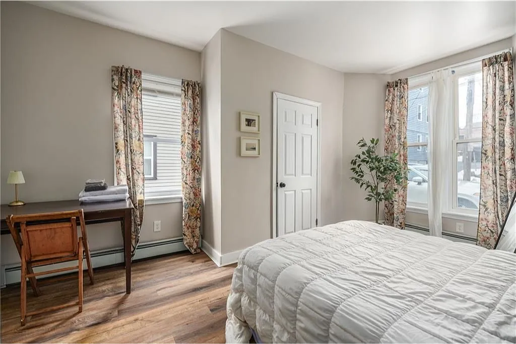 3 bed, 1000 sqft, $2,800 — Photo 4