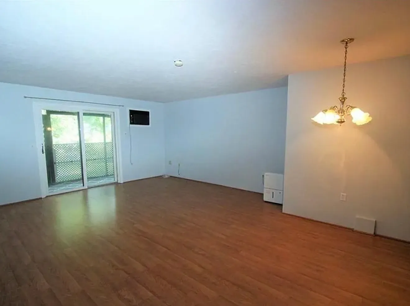 2 bed, 985 sqft, $2,000 — Photo 4