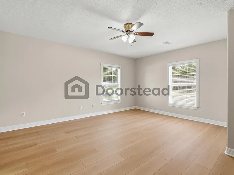 217 W Wilkins St — Photo 14