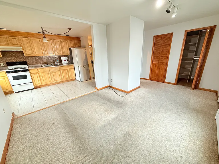 1014 73rd St #2 — Photo 2