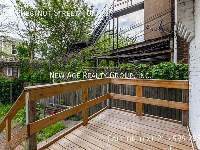 4924 Chestnut St #1 — Photo 16