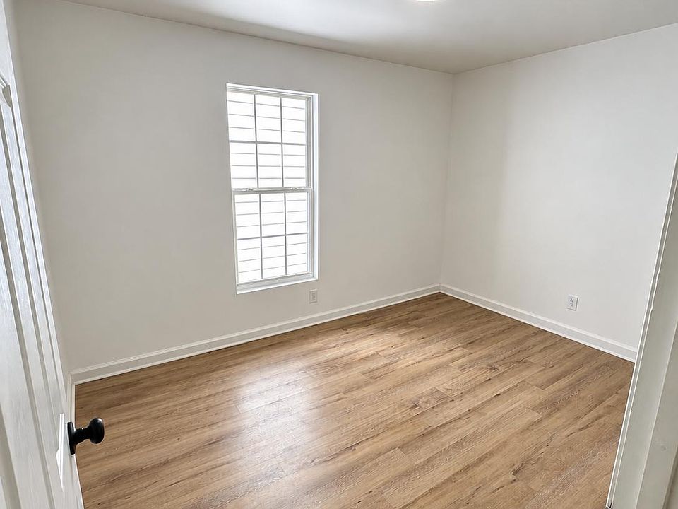 1st image of 825 Chalmers St #2B