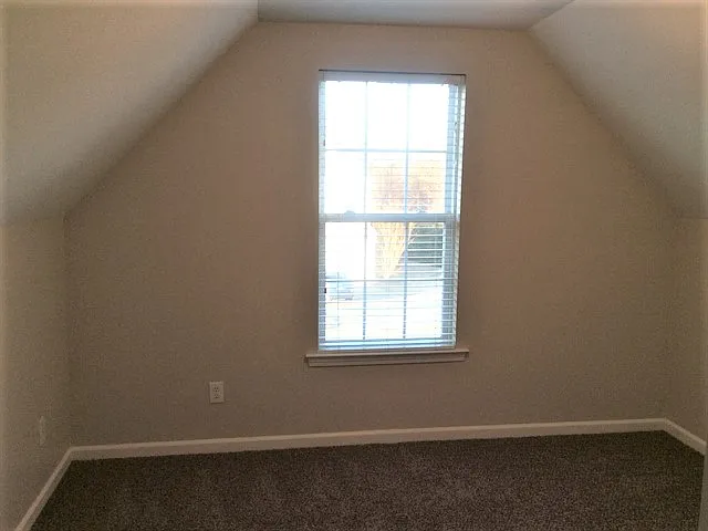 9340 Stawell Dr — Photo 11