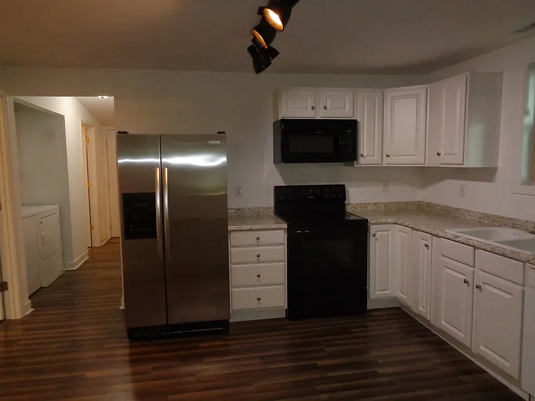 212 Orr St — Photo 9