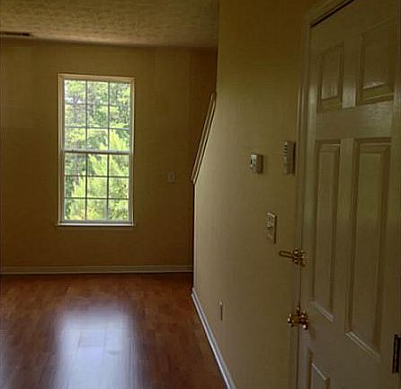 91 TR living room
