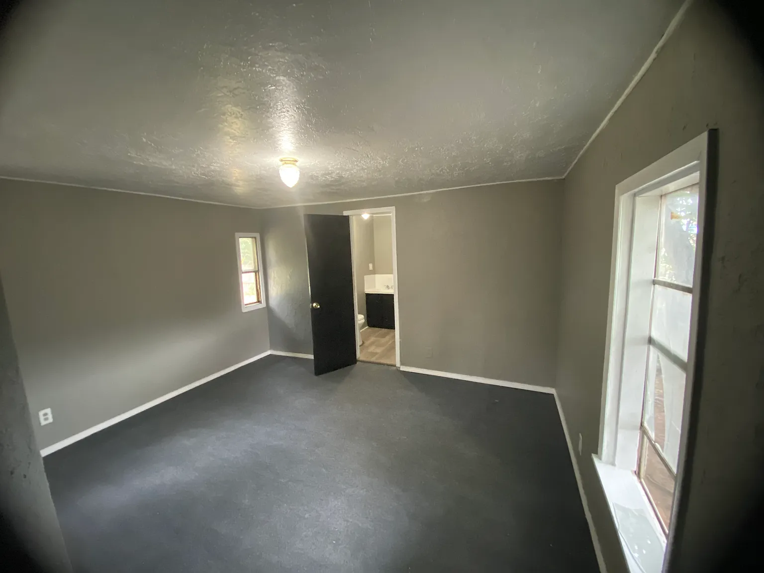 2 bed, 1.5 bath, 1064 sqft, $685 — Photo 2