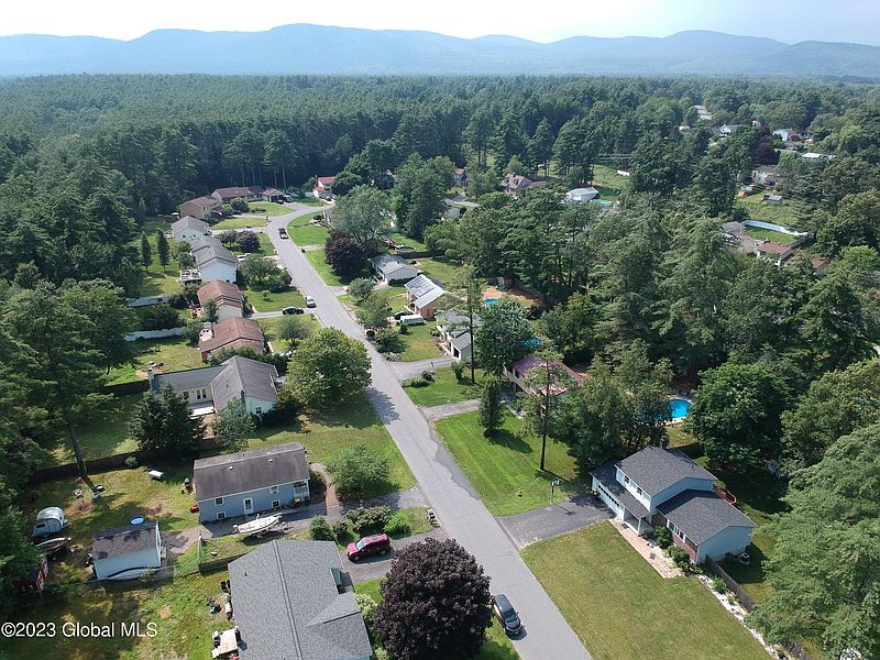 3rd image of 34 Zenas Drive