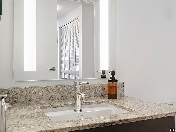4th image of 300 Berry St Unit 1502