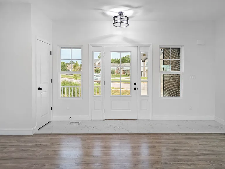 3020 Locust Blossom Cv — Photo 2