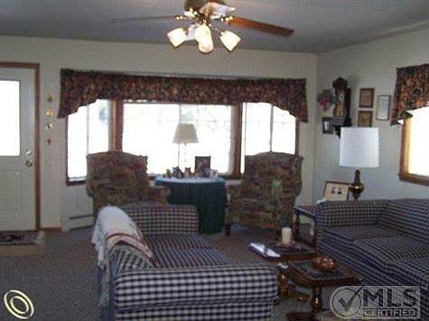 Bullard 6390 Living Room.JPG