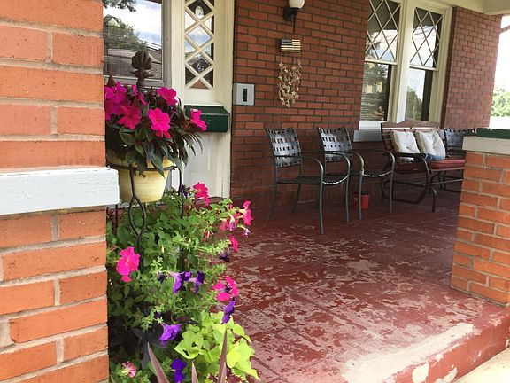 Front porch for 2nd fl tenant use