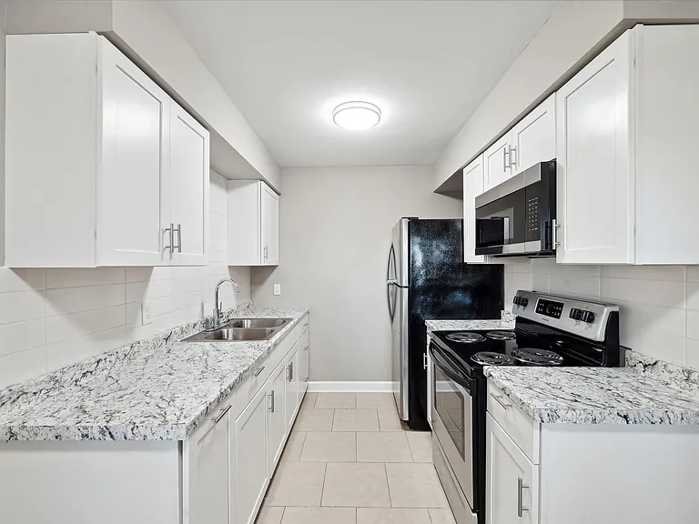 3838 W Sylvania Ave — Photo 4