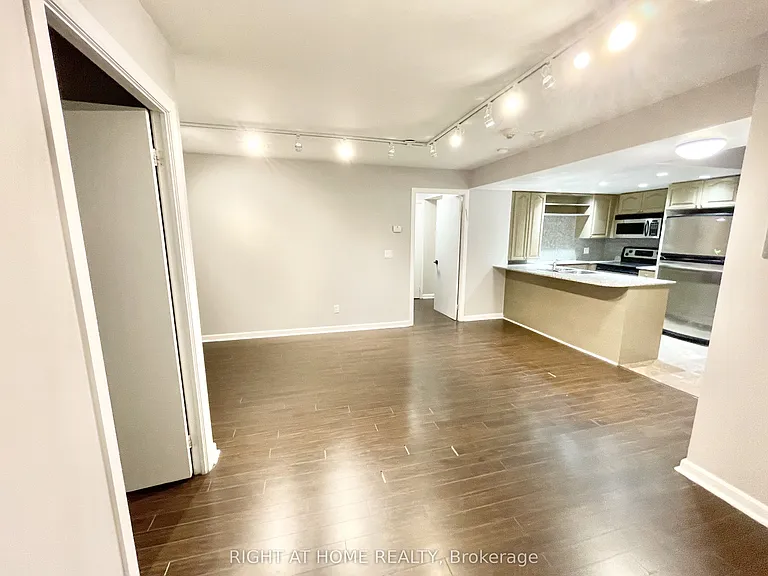 8 Park Rd #2206 — Photo 17