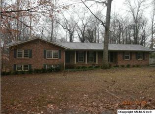 102 Brookwood Dr W, Athens, AL 35613
