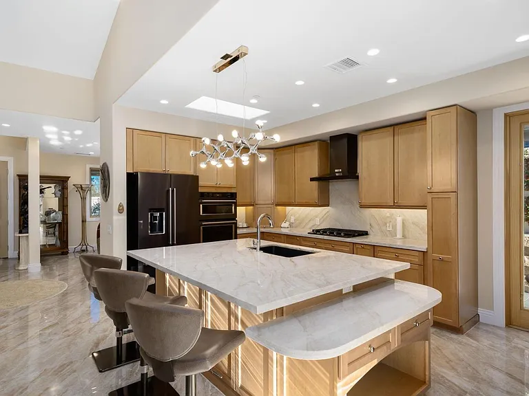 45711 Edgehill Dr — Photo 9