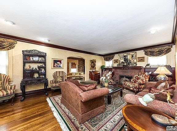 5th image of 21 Bedford Ave