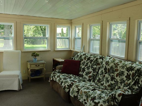 3rd image of 1255 Arrowhead Dr