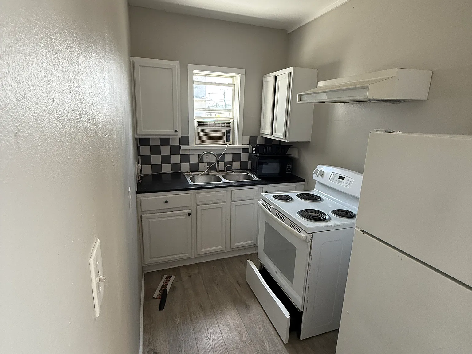 1 bed, 800 sqft, $675 — Photo 1
