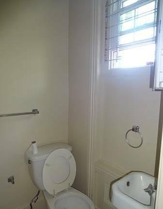 5th image of 1928 E Cumberland St Floor 2